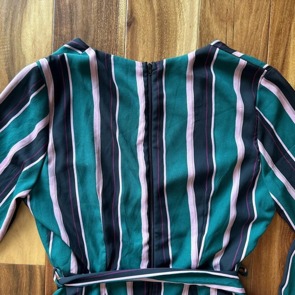 Charlotte Russe Vertical Stripe Dress size Large - Picture 2 of 3